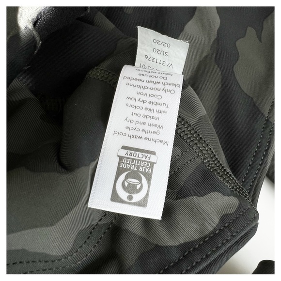 Athleta Ultimate 7/8 Tight Camo Olive Green
Size XS - Picture 6 of 7